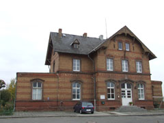 Old railway station in Gau-Odernheim, seen from the front